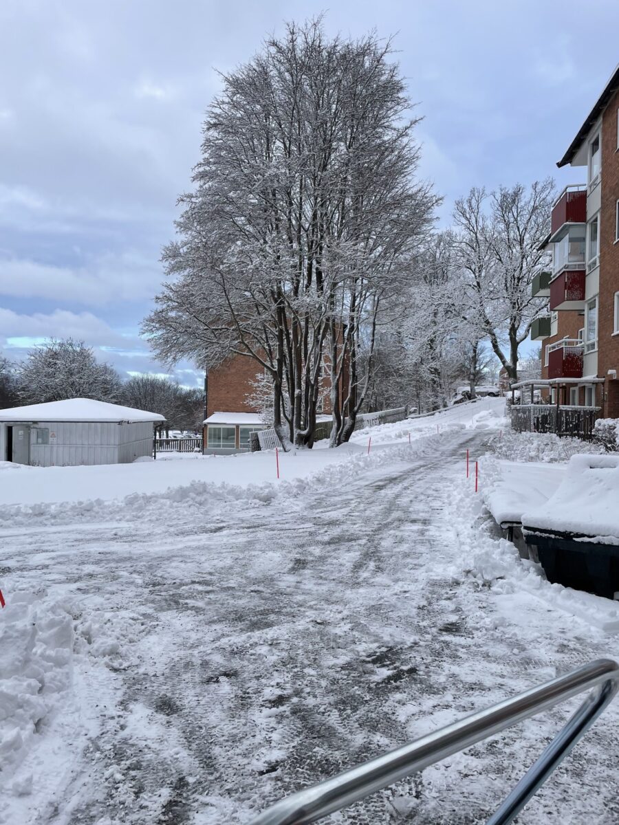 Snöröjning av Kasama i Stockholmsområdet